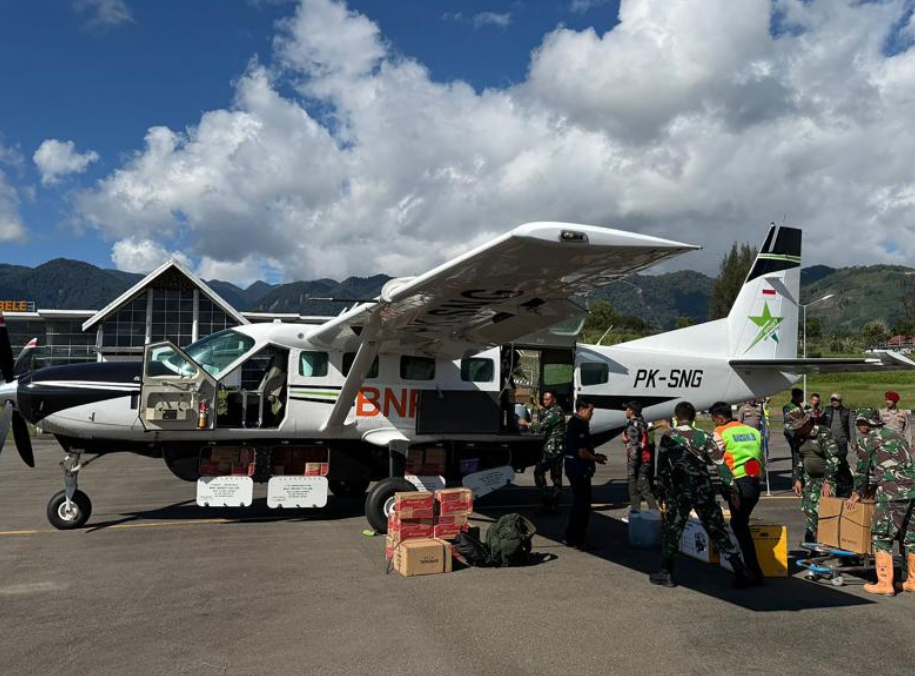 印尼洪灾遇难人数升至303人 